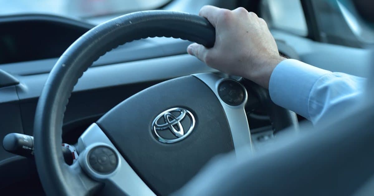 Kaip atgauti vairavimo teises 2026: pilna procedūra