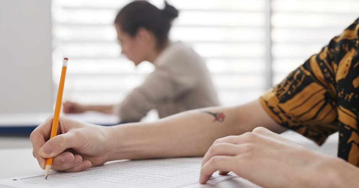 KET egzamino statistika 2026: kas laiko, kas krenta, kodėl