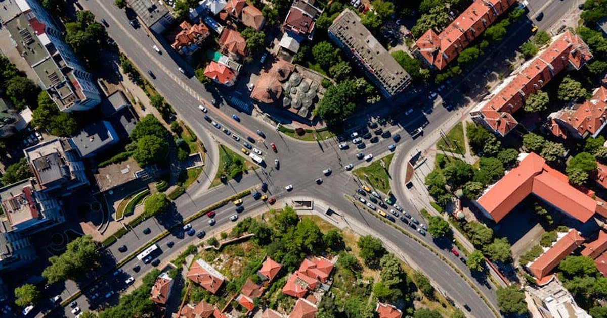 Lygiareikšmė sankryža 2026: 3 scenarijai, kuriuos privalai mokėti