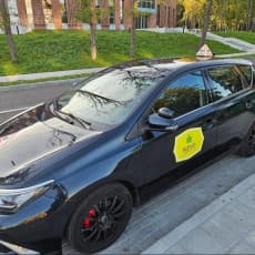 Klevo vairavimo mokykla logotipas