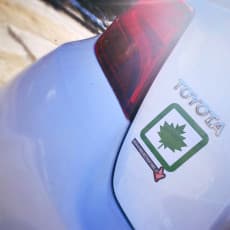 MB “Vairavimo instruktorė” logotipas